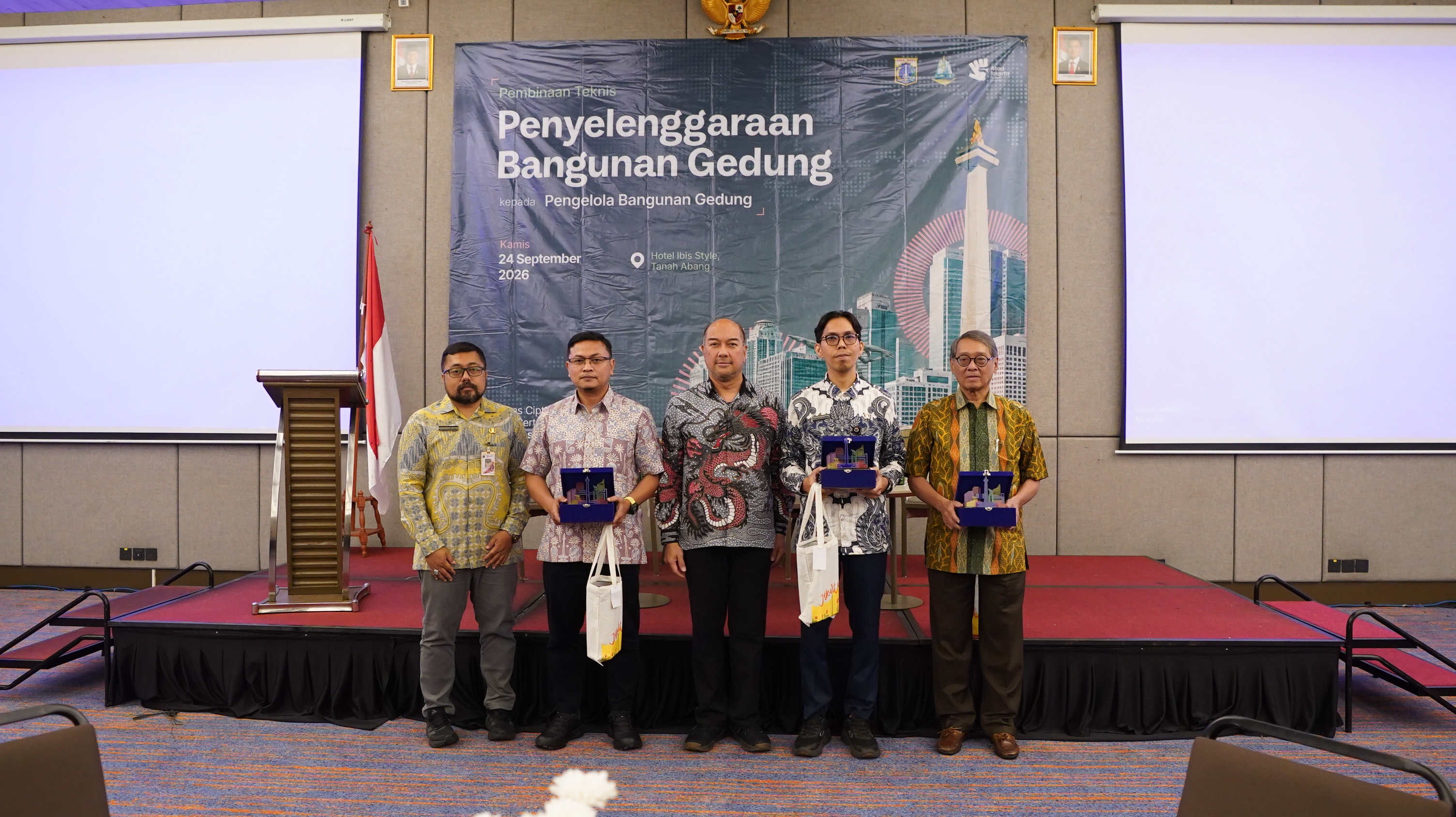 Foto galeri Pembinaan Teknis Penyelenggaraan Bangunan Gedung Kepada Pengelola Bangunan Gedung 3