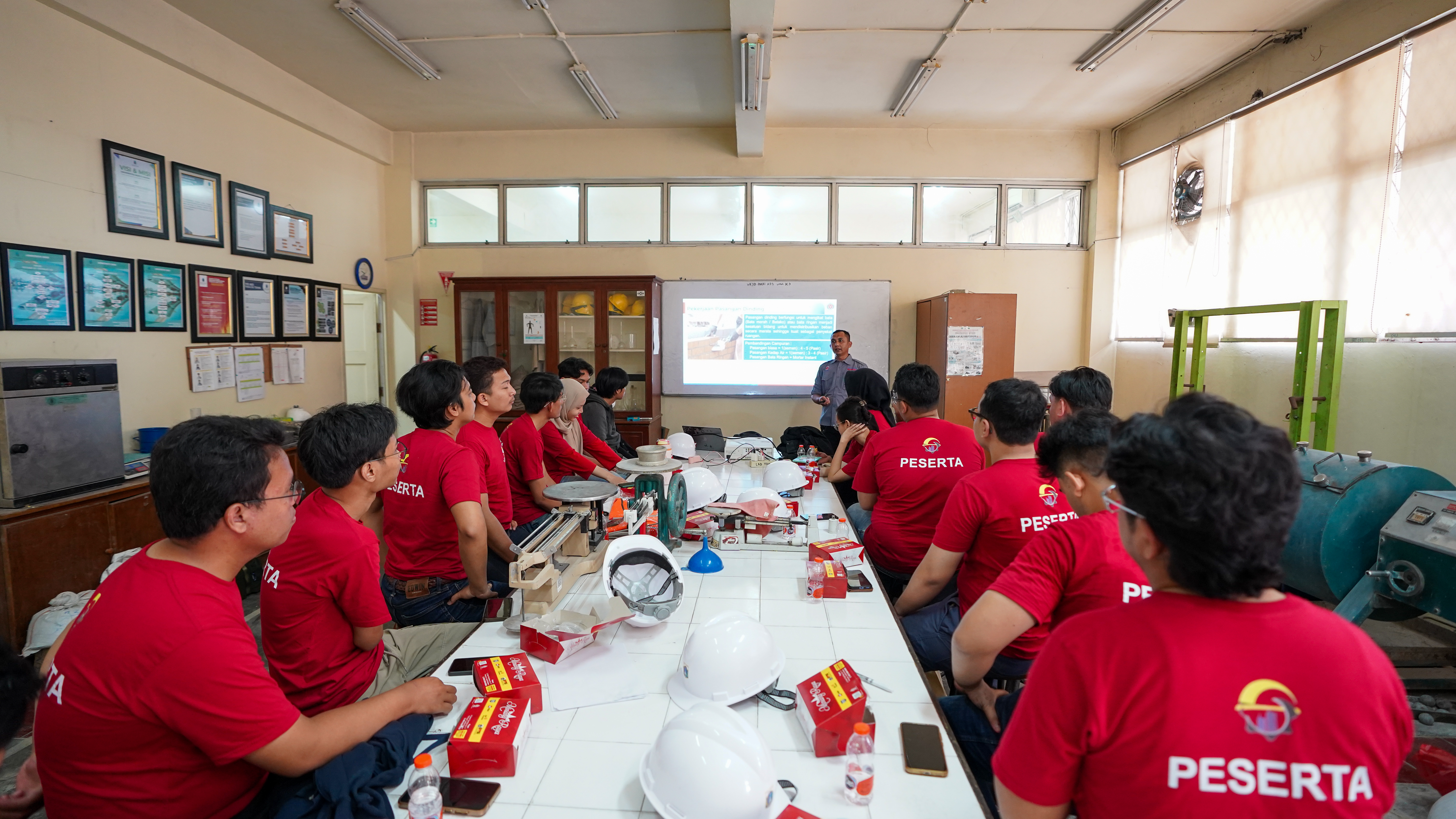 Foto galeri Pelatihan dan Sertifikasi Pelaksana Lapangan Pekerjaan Gedung Jenjang 6 Tahun 2026 di Universitas Mercu Buana 2