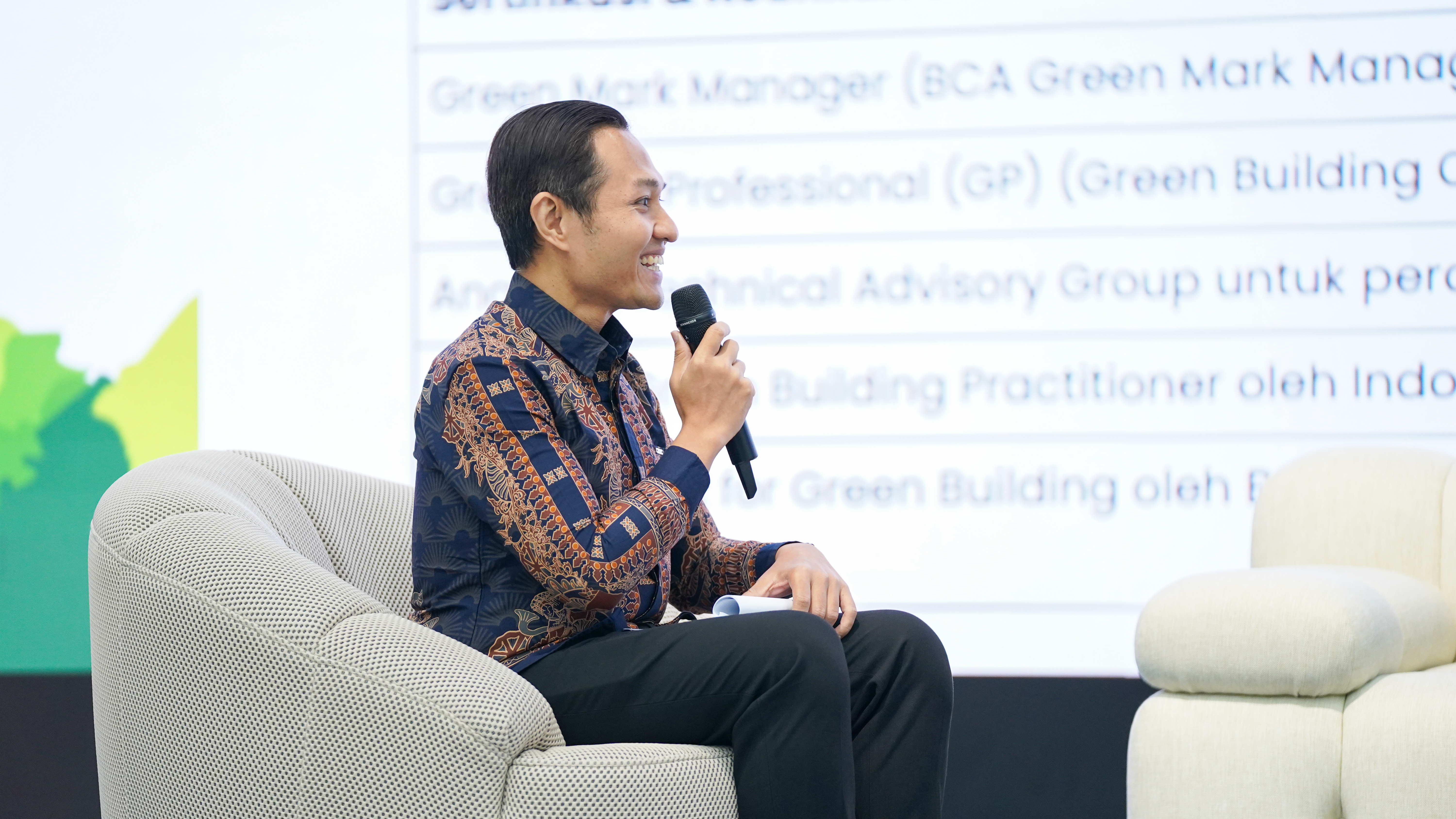 Foto galeri Diskusi Tematik “Masa Depan Bangunan Gedung Pemerintah Provinsi DKI Jakarta: Menyelaraskan Perencanaan Kota, Green Building, dan Smart Building 13