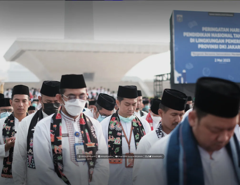 Upacara Memperingati Hari Pendidikan Nasional
