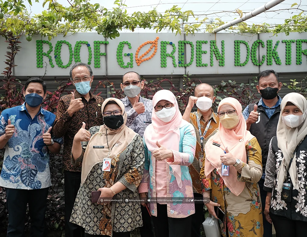 Kunjungan Kepala BKD dan Kepala DKPKP Provinsi DKI Jakarta ke Roof Garden DCKTRP