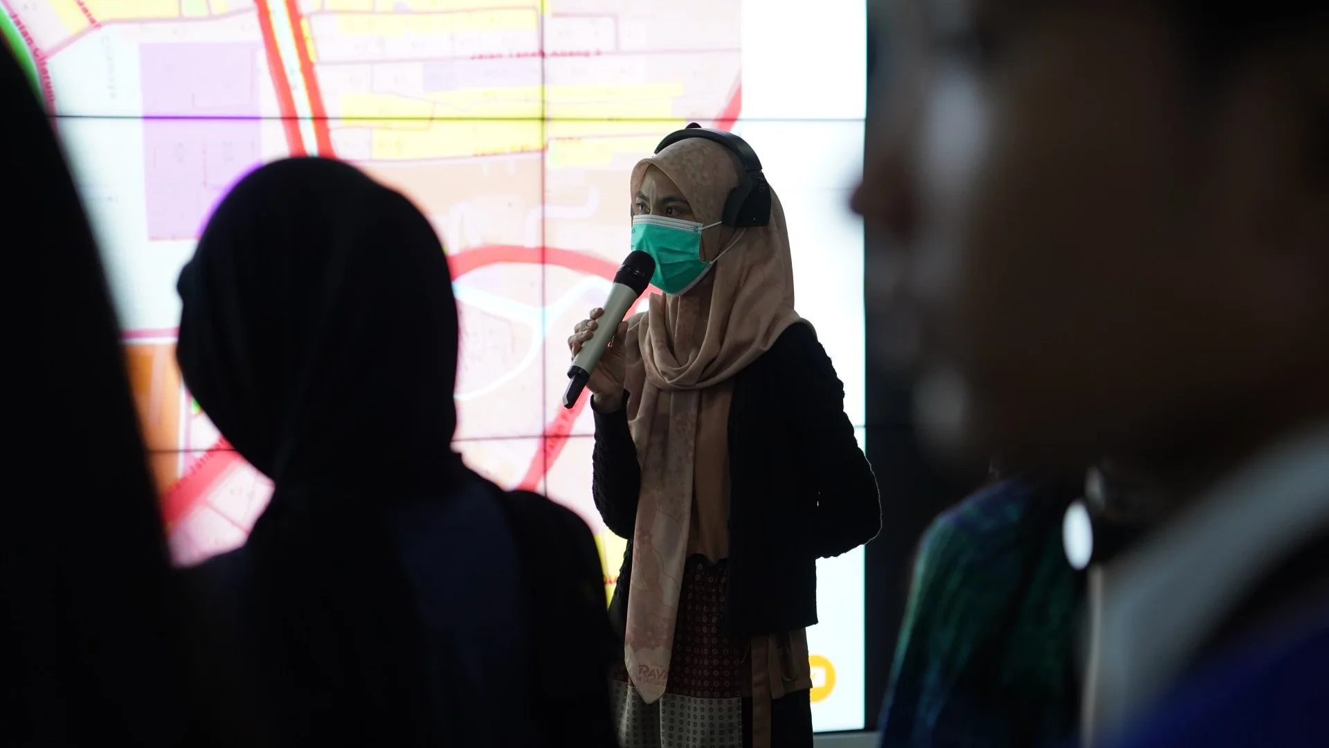 Foto galeri Kunjungan Himpunan Mahasiswa Batavia Universitas Gadjah Mada (HIMAVIA UGM) di Studio Jakarta Satu 15