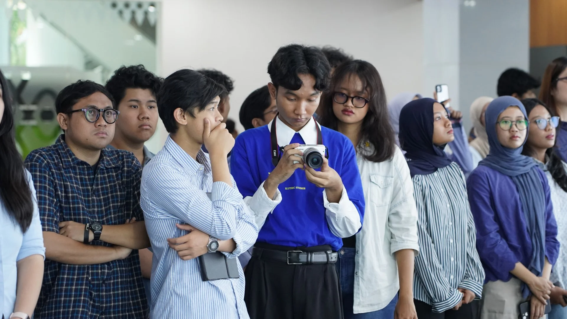 Foto galeri Kunjungan Himpunan Mahasiswa Batavia Universitas Gadjah Mada (HIMAVIA UGM) di Studio Jakarta Satu 11