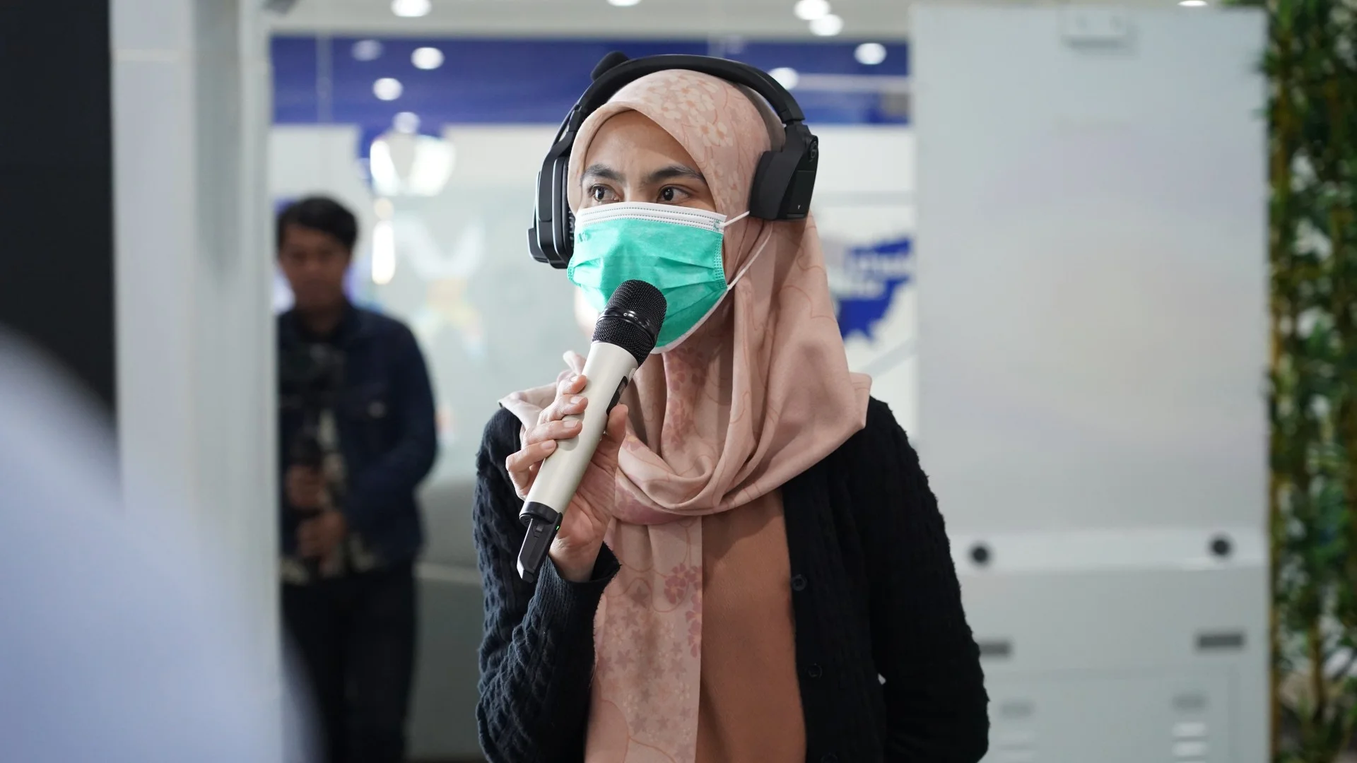 Foto galeri Kunjungan Himpunan Mahasiswa Batavia Universitas Gadjah Mada (HIMAVIA UGM) di Studio Jakarta Satu 10