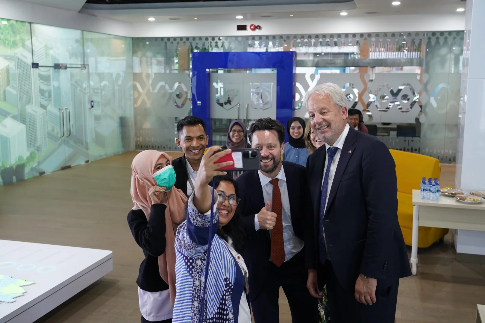 Foto galeri Kunjungan Municipality of Rotterdam 5