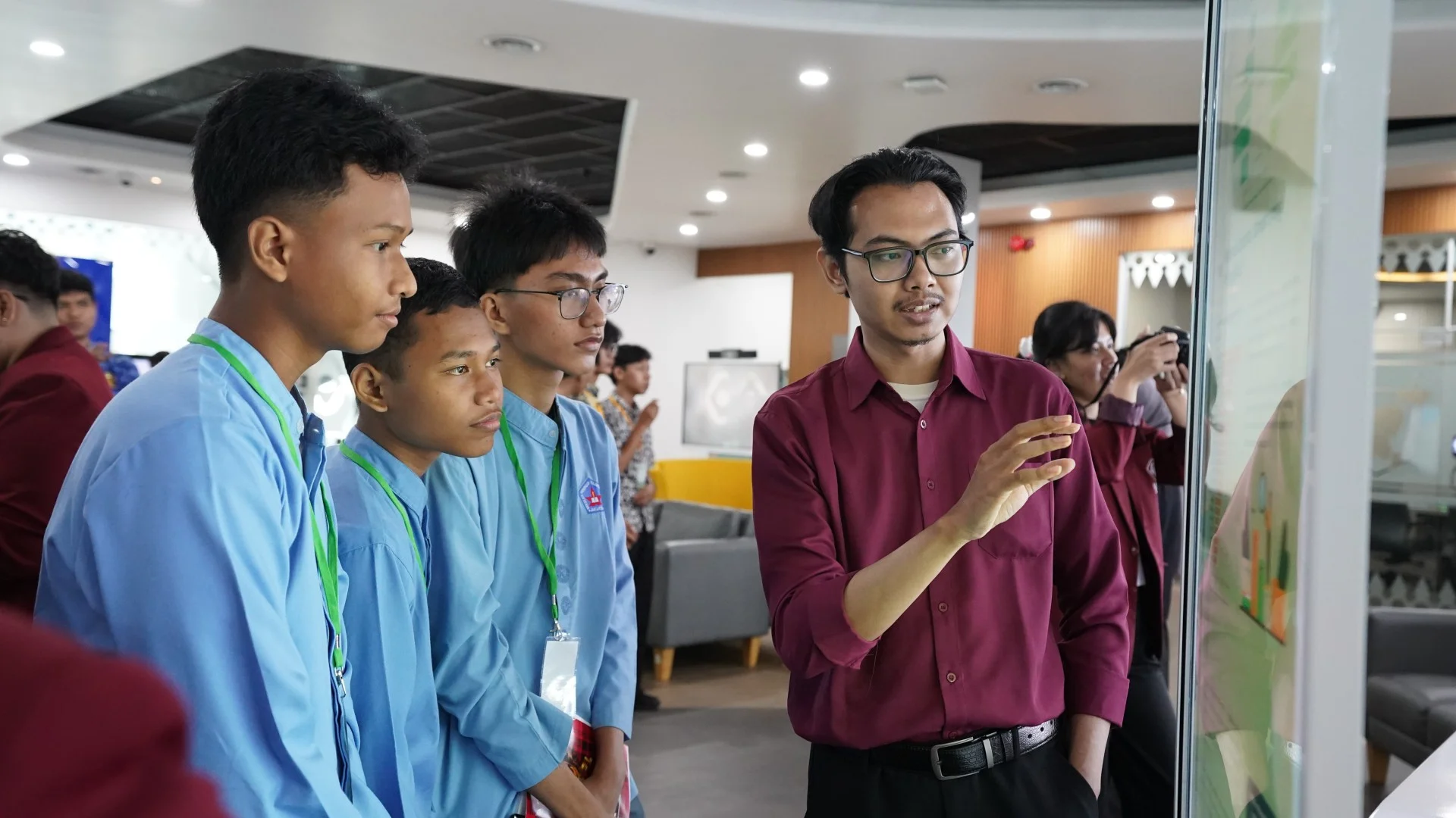Foto galeri Kunjungan Mahasiswa UNTAR Ke Studio Jakarta Satu dalam Rangka URBANITION 2