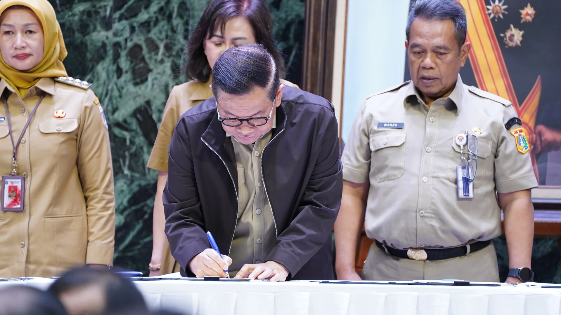 Foto album Pengarahan Gubernur Balai Agung